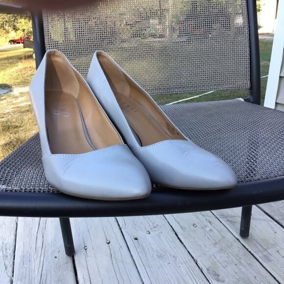 Light Gray Leather Franco Sarto - Picture 1 of 3